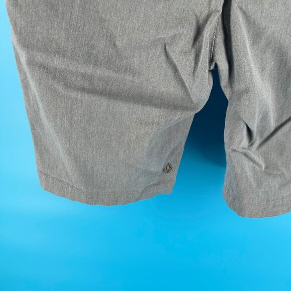 Volcom Shorts Men 32 Gray Chino Casual Streetwear Skate Everyday - Picture 8 of 12